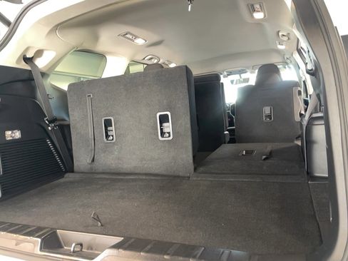 Used 2022 Subaru Ascent Premium w/ Convenience Package image 23