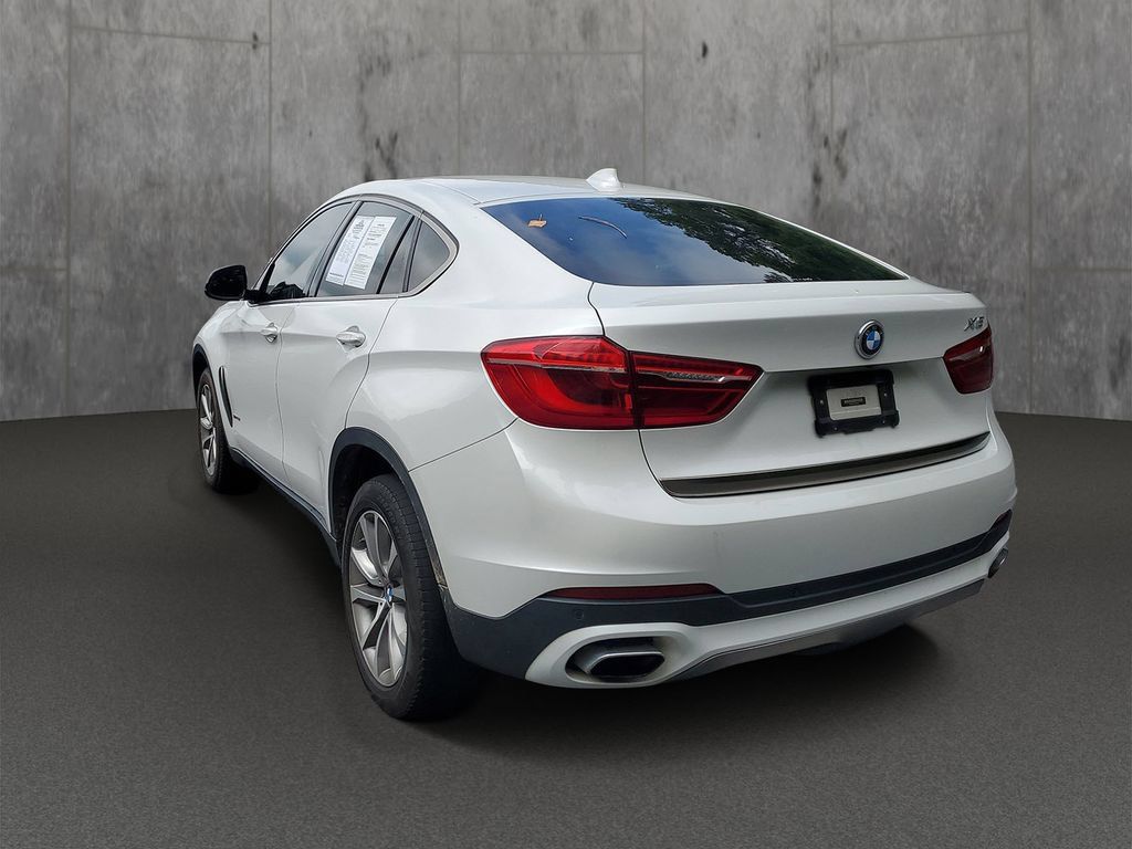 Used 2018 BMW X6 sDrive35i RWD image 4