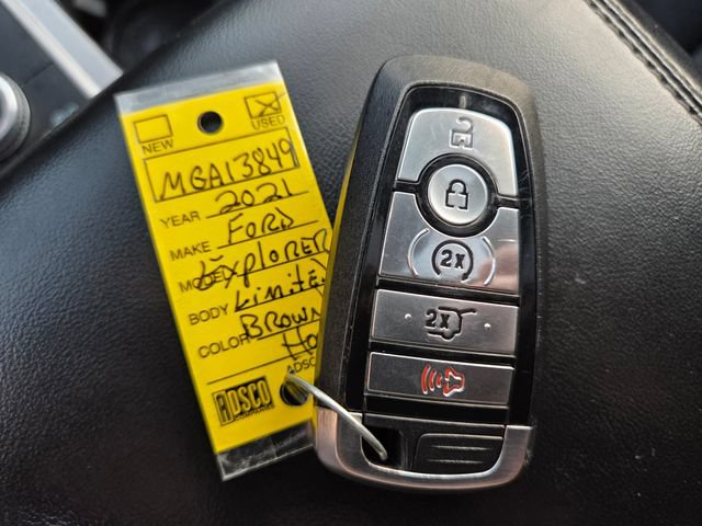 Used 2021 Ford Explorer Limited w/ Equipment Group 301A AWD/4WD image 23