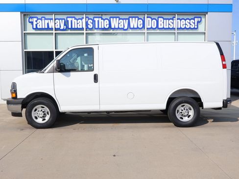 New 2026 Chevrolet Express 2500 w/ Enhanced Convenience Package RWD image 7