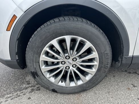 Used 2016 Lincoln MKX Select w/ Select Plus Package AWD/4WD image 7