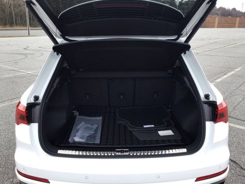 New 2025 Audi Q3 2.0T Premium image 14