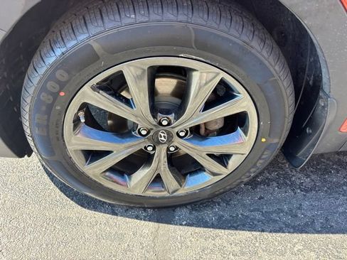 Used 2013 Hyundai Santa Fe Sport 2.0T AWD/4WD image 23