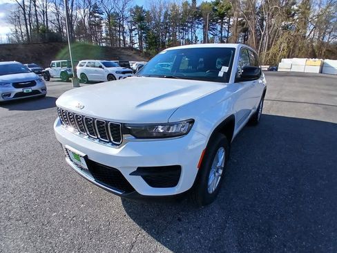 New 2025 Jeep Grand Cherokee Laredo X w/ Luxury Tech Group I AWD/4WD image 7