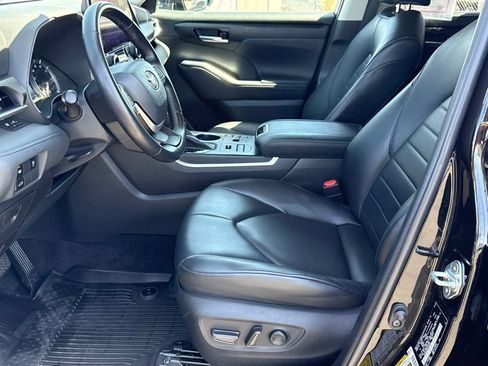 Used 2023 Toyota Highlander XLE AWD/4WD image 20