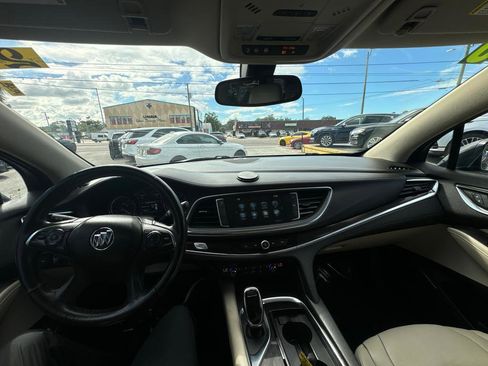 Used 2018 Buick Enclave Essence image 22