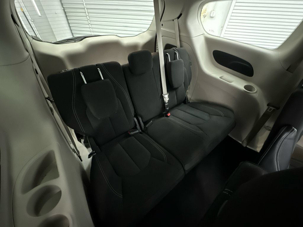 Used 2023 Chrysler Voyager LX FWD image 18