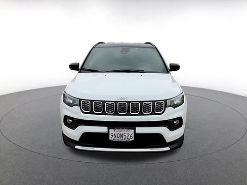 Used 2025 Jeep Compass Limited AWD/4WD image 4