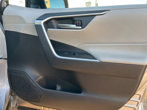 Used 2019 Toyota RAV4 XLE image 17