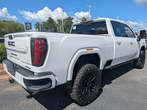 Used 2024 GMC Sierra 2500 AT4 w/ AT4 Premium Plus Package AWD/4WD image 9
