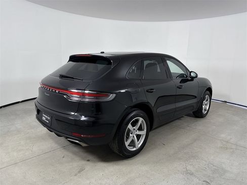 Certified 2021 Porsche Macan image 7