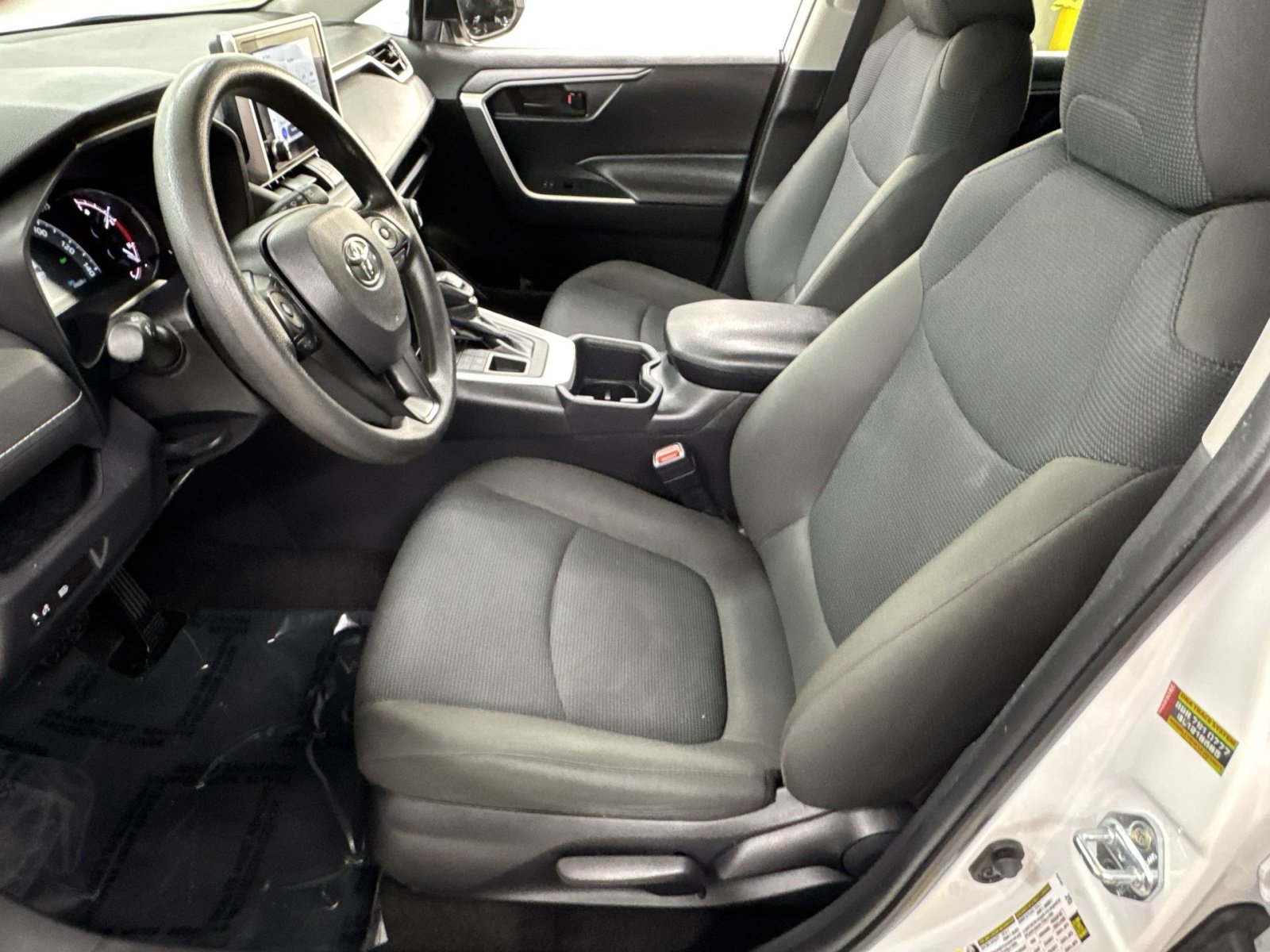 Used 2025 Toyota RAV4 LE AWD/4WD image 16