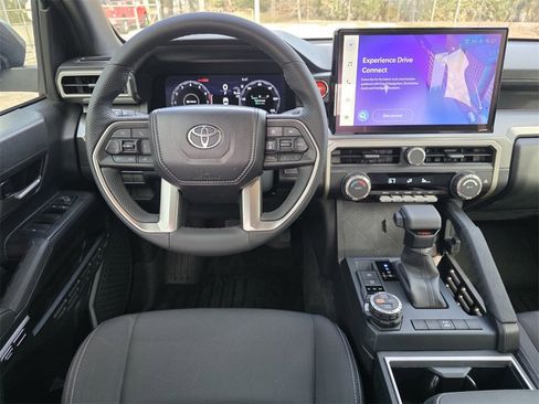 Used 2025 Toyota Tacoma TRD Off-Road image 7