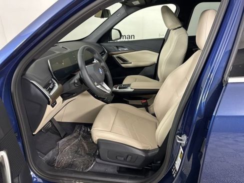 Used 2025 BMW X1 xDrive28i w/ Technology Package image 3