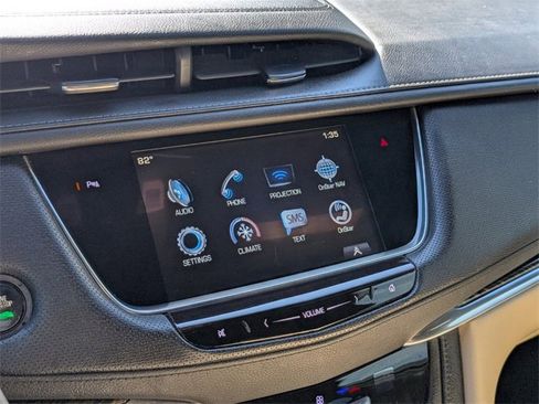 Used 2017 Cadillac XT5 FWD w/ LPO, Wheel Lock Package image 18