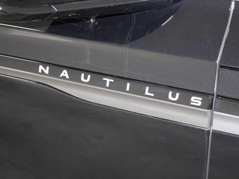 New 2026 Lincoln Nautilus Reserve AWD/4WD image 11