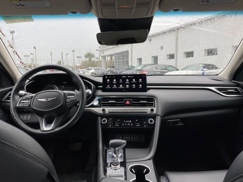 Used 2025 Genesis G70 2.5T image 34