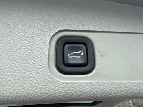 Used 2013 Chevrolet Tahoe LT w/ Luxury Package image 12