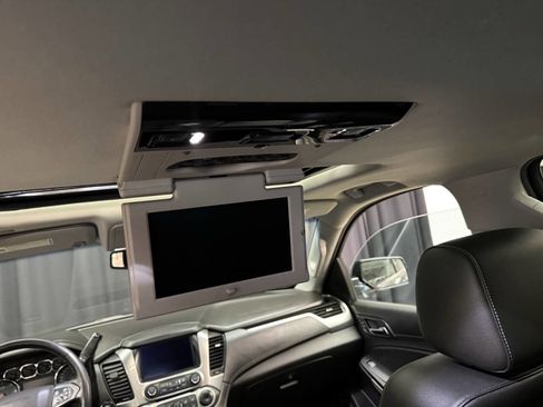 Used 2018 Chevrolet Suburban LT image 18