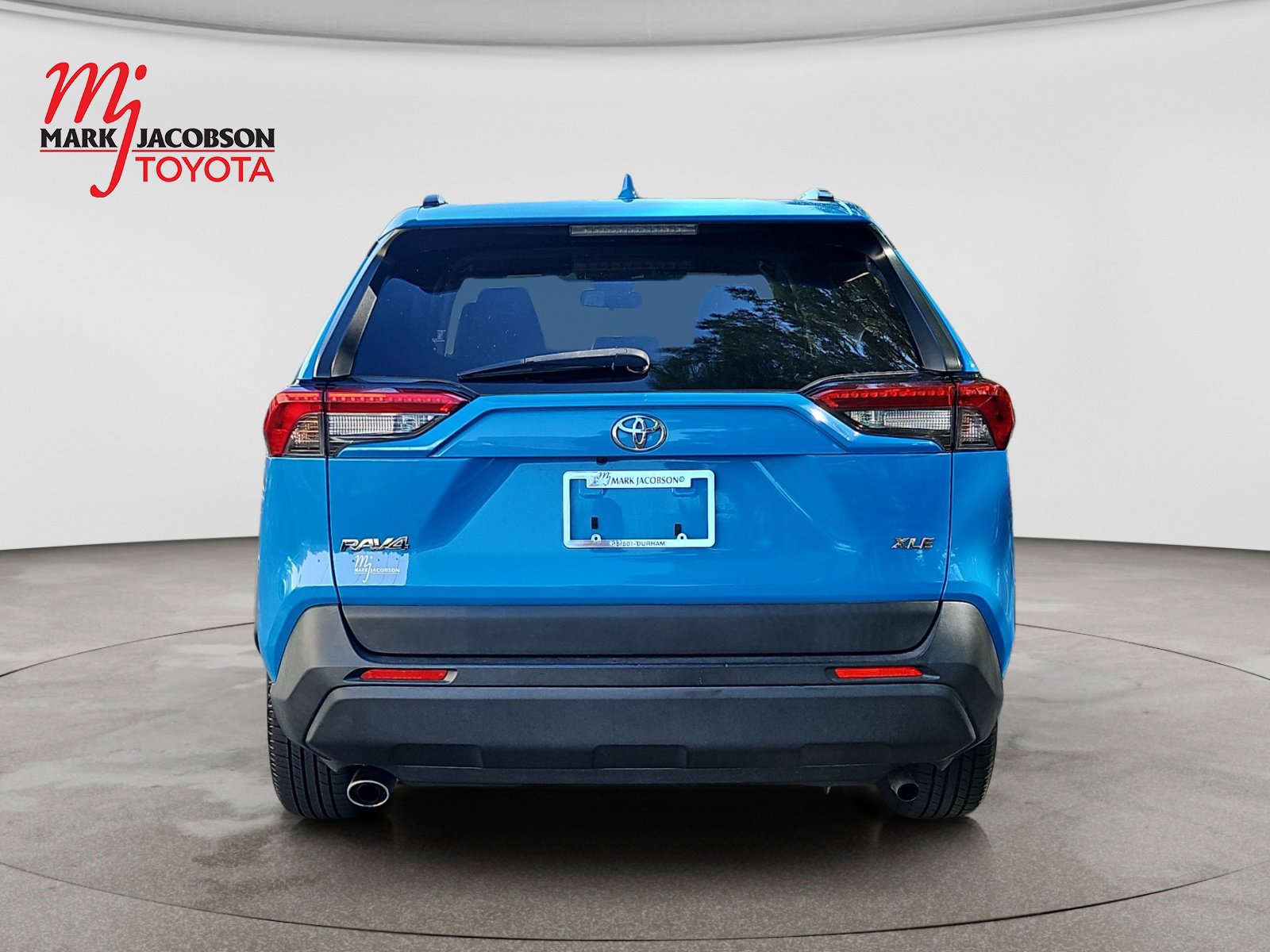 Used 2019 Toyota RAV4 XLE w/ Convenience Package FWD image 10