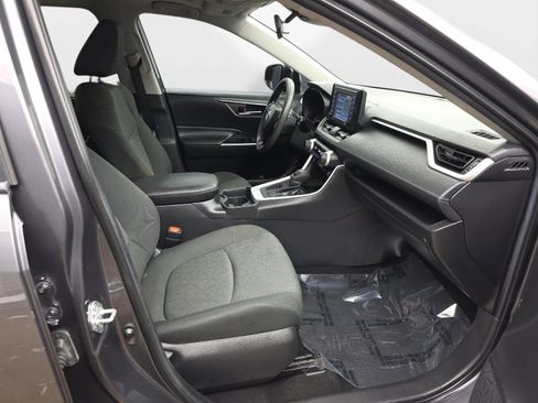 Used 2021 Toyota RAV4 XLE w/ Convenience Package FWD image 34
