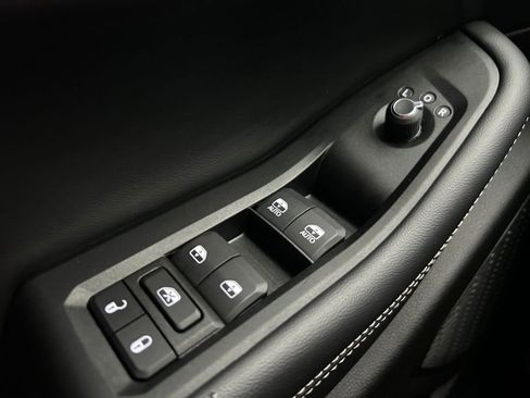 Certified 2023 Jeep Grand Cherokee L Laredo image 21