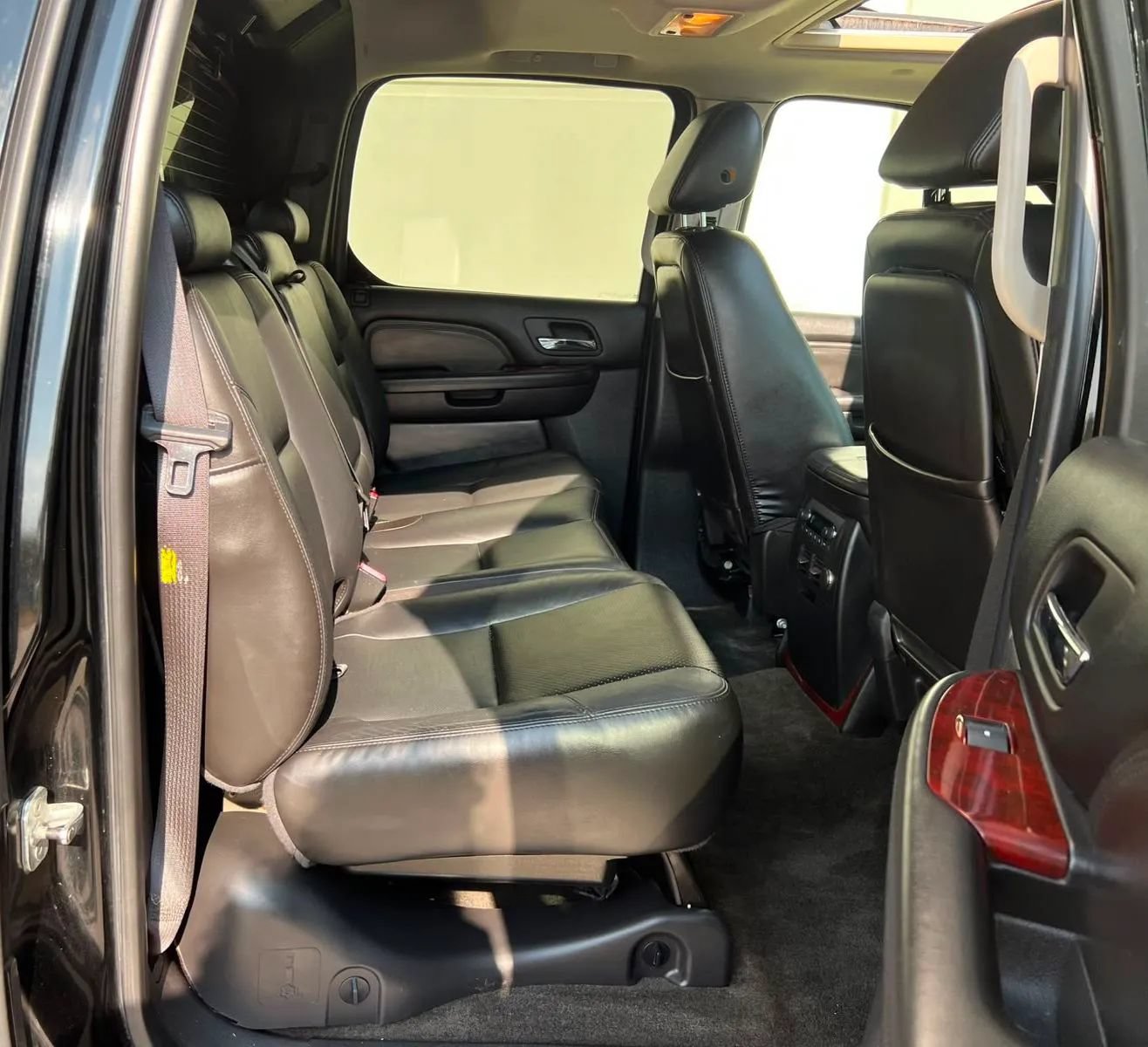 Used 2007 Cadillac Escalade EXT w/ Information Package AWD/4WD image 40