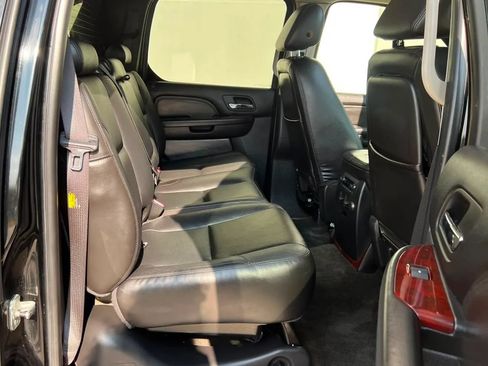Used 2007 Cadillac Escalade EXT w/ Information Package AWD/4WD image 40