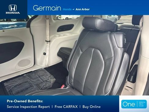Used 2019 Chrysler Pacifica Limited FWD image 22