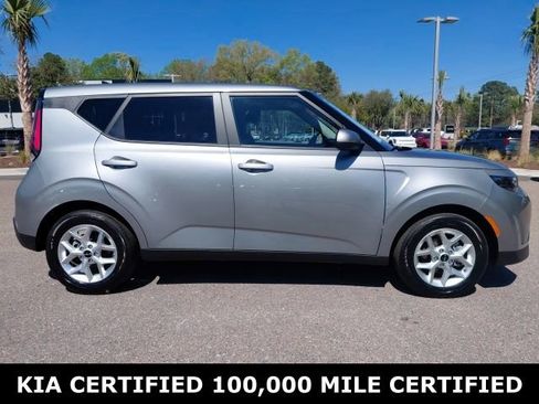 Certified 2025 Kia Soul LX FWD image 4