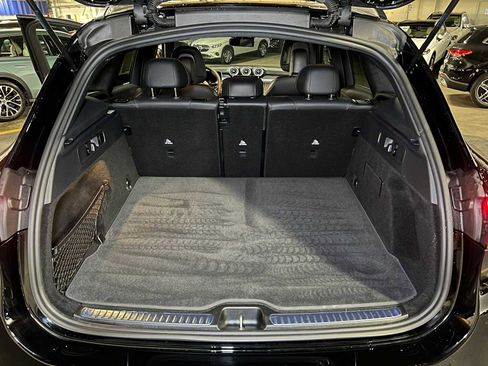 Used 2025 Mercedes-Benz GLC 300 4MATIC image 17