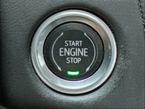 Used 2021 Chevrolet Suburban RST AWD/4WD image 26
