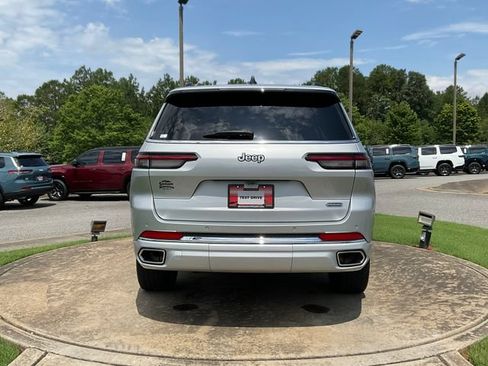 Used 2023 Jeep Grand Cherokee L Overland RWD image 6