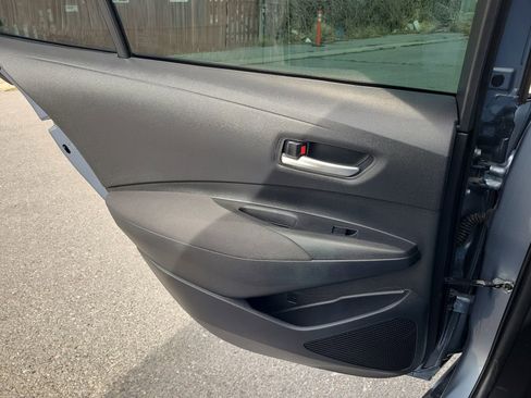 Used 2021 Toyota Corolla LE w/ Carpet Mat Package (TMS) FWD image 28