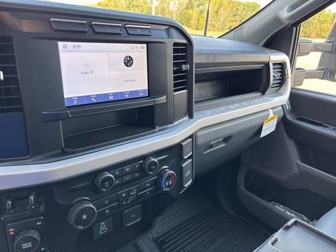 New 2024 Ford F550 4x4 Regular Cab Super Duty image 28