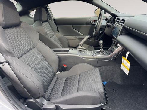 Used 2025 Toyota GR86 image 15