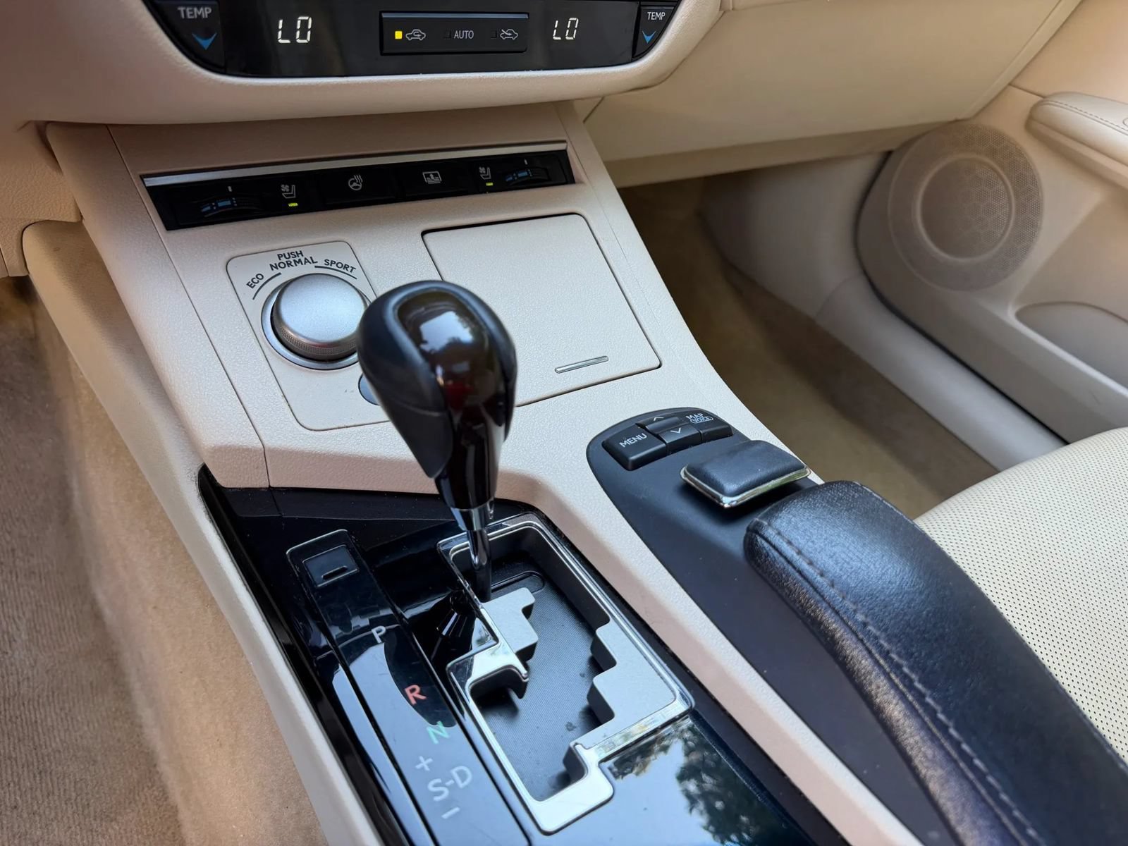 Used 2013 Lexus ES 350 w/ Luxury Pkg FWD image 13