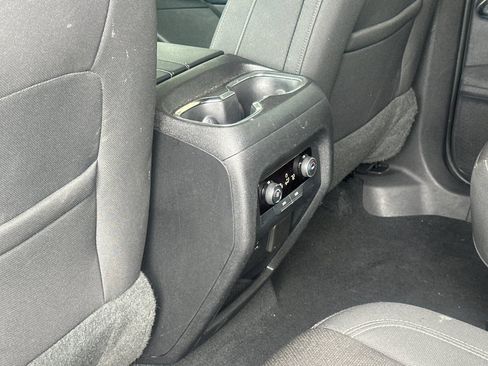 Used 2024 Chevrolet Traverse LT FWD image 15