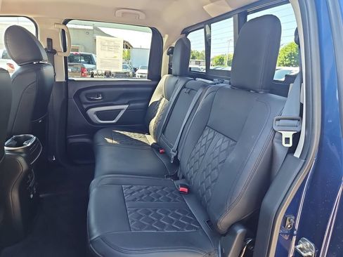 Used 2019 Nissan Titan SV AWD/4WD image 14