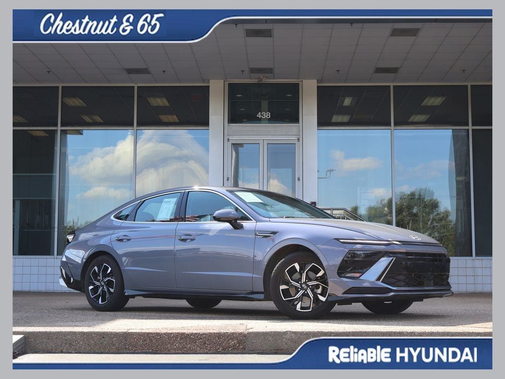 Certified 2025 Hyundai Sonata SEL FWD image 1