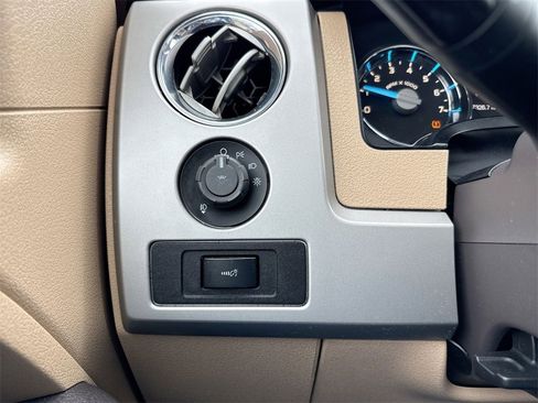 Used 2012 Ford F150 Lariat w/ Lariat Chrome Pkg image 17