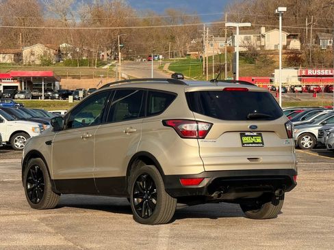 Used 2018 Ford Escape SE w/ SE Sport Appearance Package AWD/4WD image 2