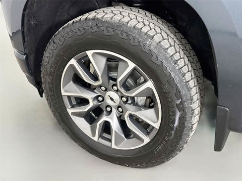 Used 2019 Chevrolet Silverado 1500 RST AWD/4WD image 32