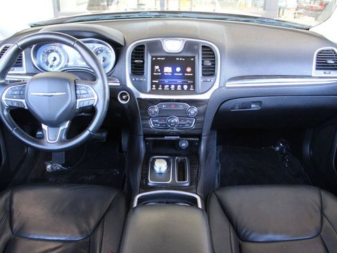 Used 2015 Chrysler 300 Limited w/ Driver Convenience Group RWD image 18