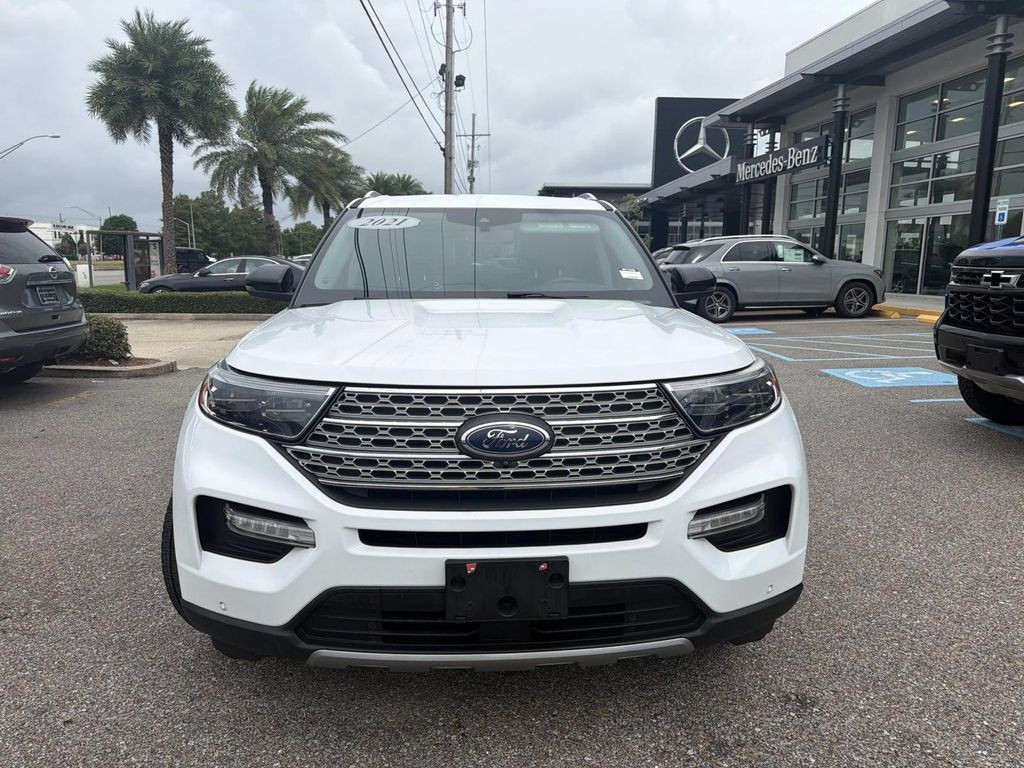 Used 2021 Ford Explorer Limited w/ Equipment Group 301A RWD image 2
