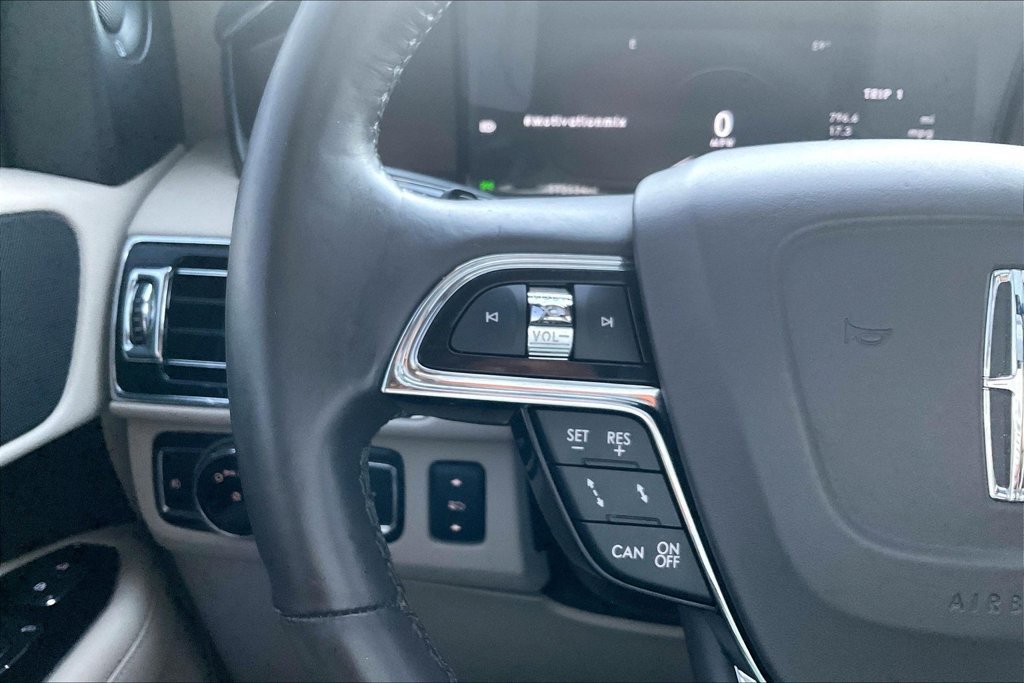 Used 2020 Lincoln Navigator Reserve AWD/4WD image 13
