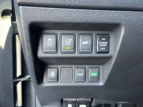 Used 2017 Nissan Rogue SV w/ SV Premium Package FWD image 10