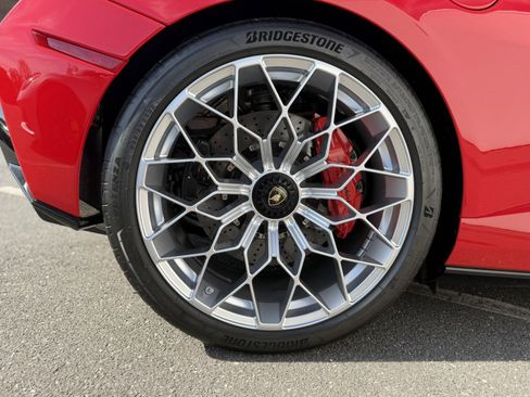 Used 2024 Lamborghini Huracan STO image 30