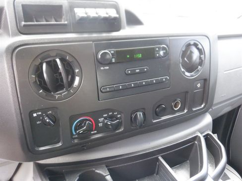 Used 2018 Ford E-350 and Econoline 350 Super Duty RWD image 12
