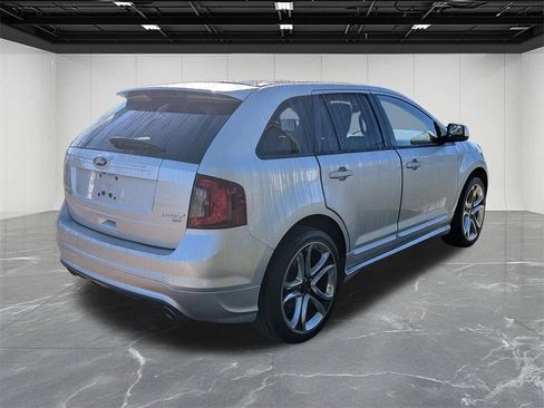 Used 2011 Ford Edge Sport w/ Driver Entry Pkg image 5